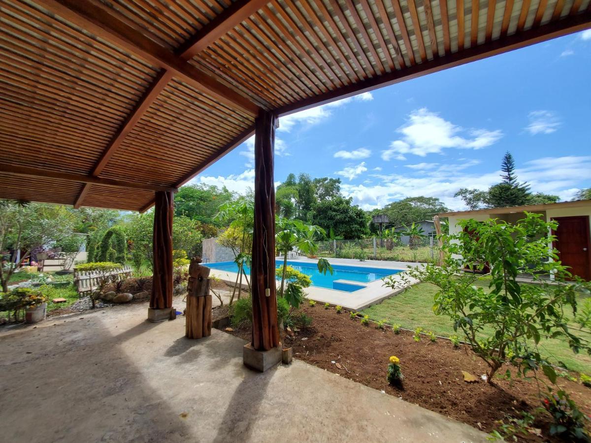 Casa Blanca Hortencia Sucua Esterno foto