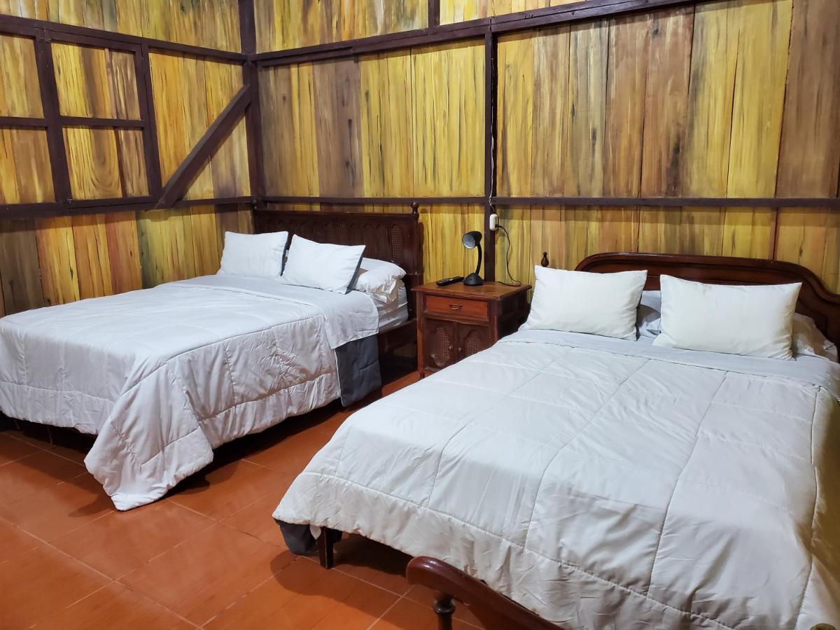 Casa Blanca Hortencia Sucua Esterno foto