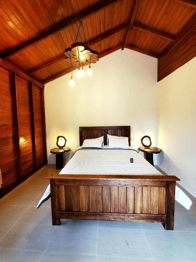 Casa Blanca Hortencia Sucua Esterno foto