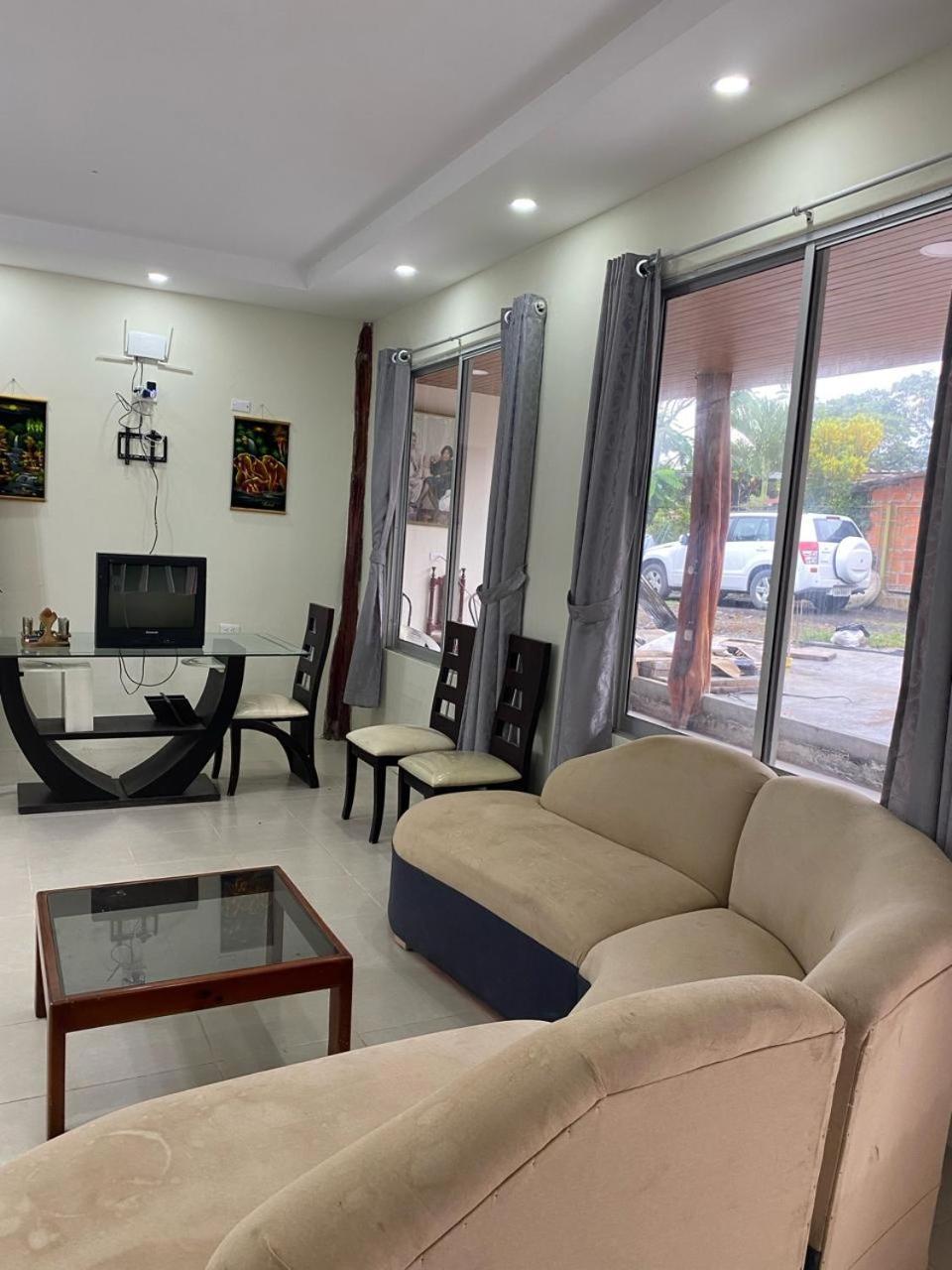 Casa Blanca Hortencia Sucua Esterno foto