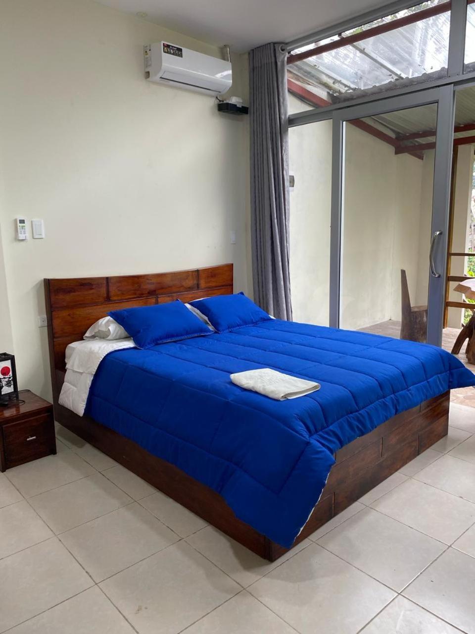 Casa Blanca Hortencia Sucua Esterno foto